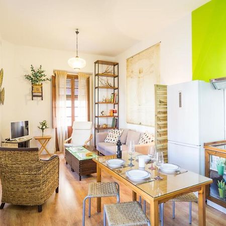 Acogedor Apartamento En Pleno Centro De Sevilla Kültér fotó
