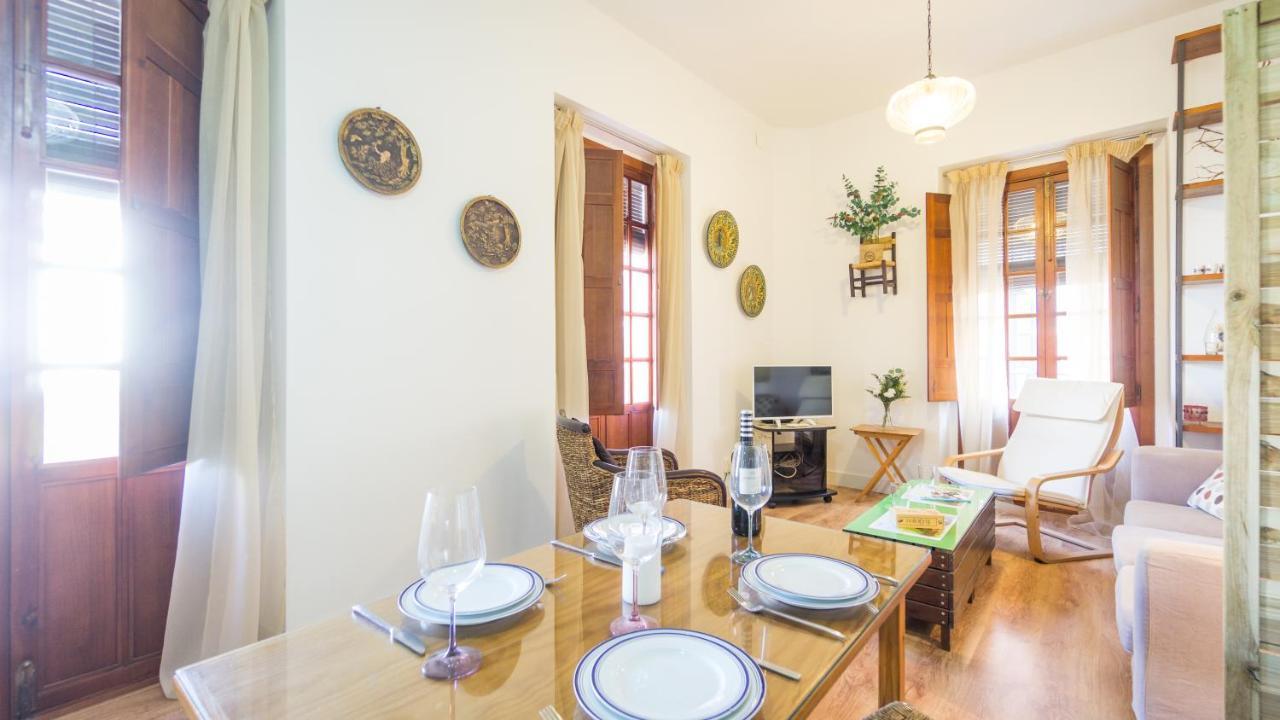 Acogedor Apartamento En Pleno Centro De Sevilla Kültér fotó